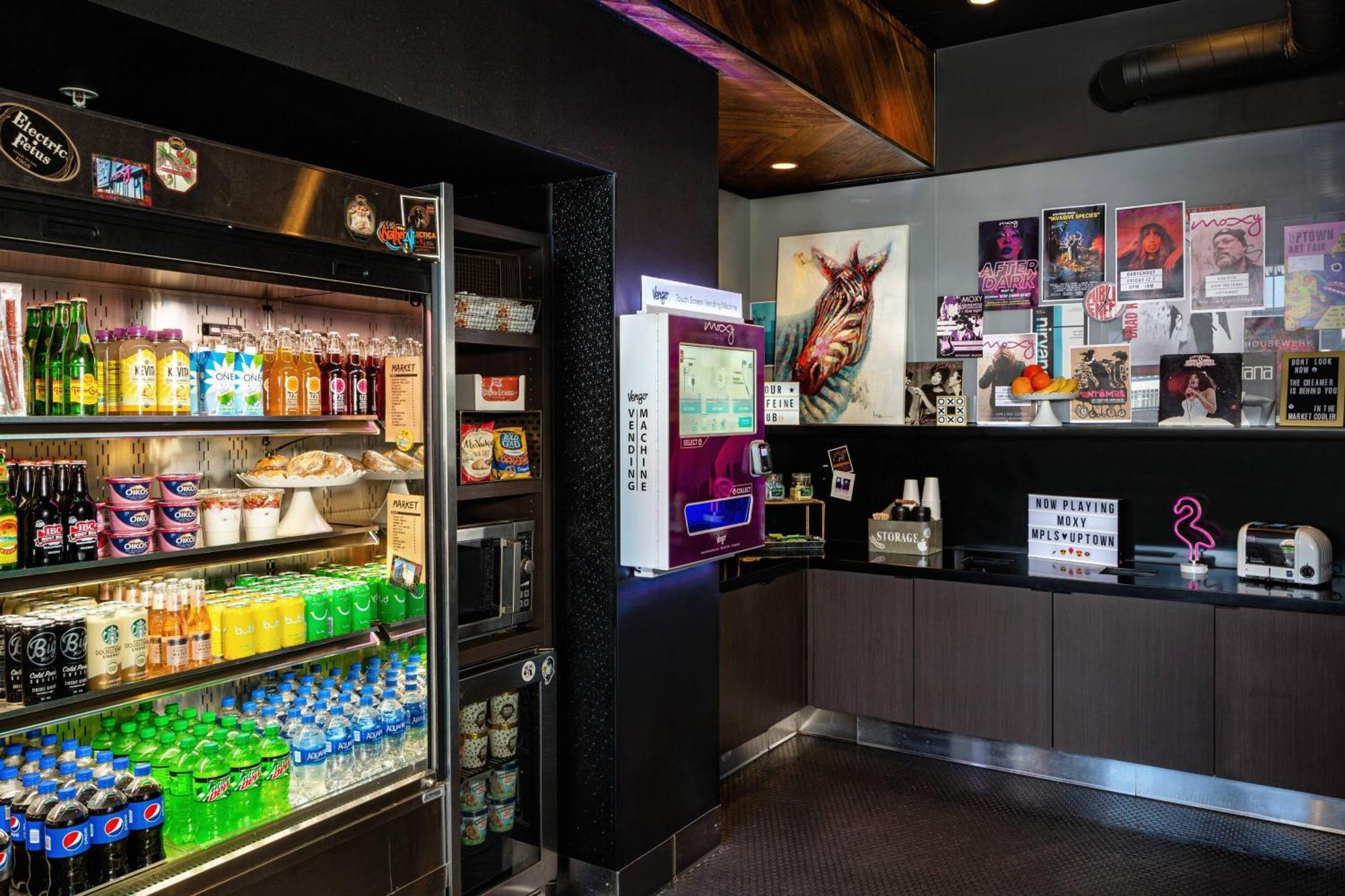 Moxy Minneapolis Uptown Exterior photo