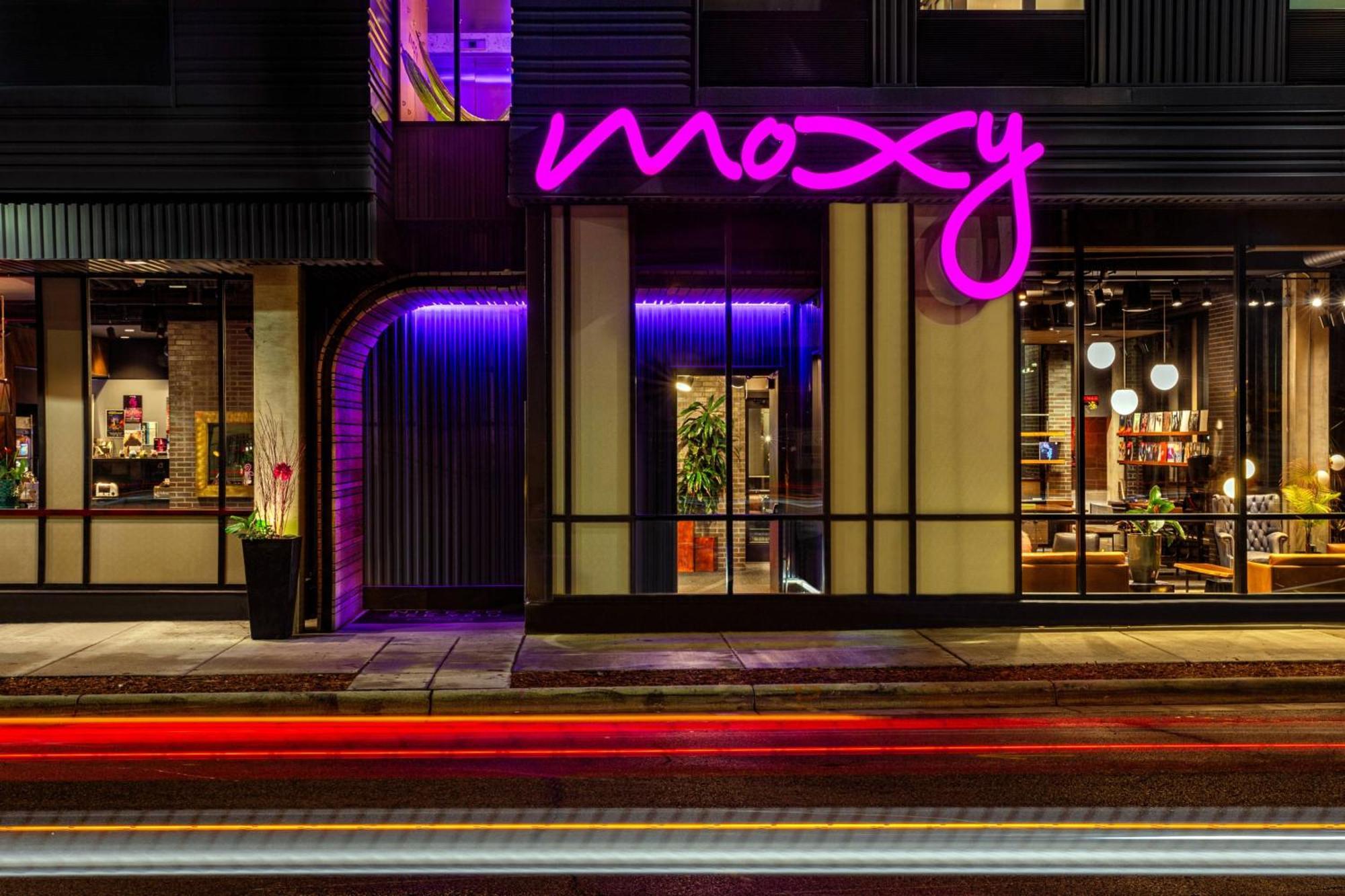 Moxy Minneapolis Uptown Exterior photo